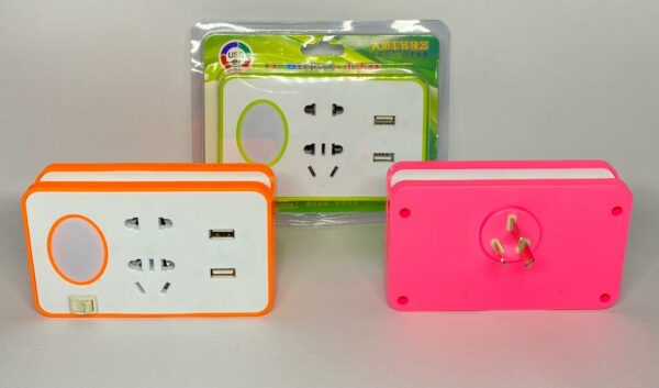 ADAPTADOR CON 2 USB - 3 TOMAS -LUZ.